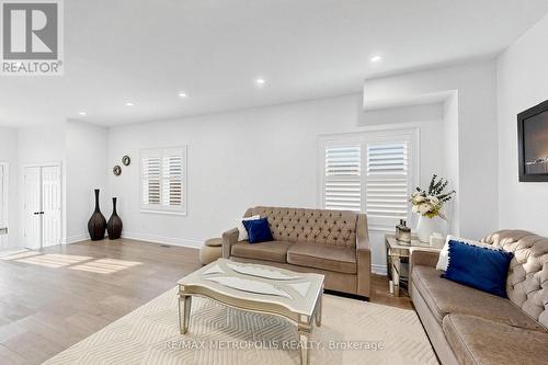 30A Cedar Drive, Toronto, ON - Indoor Photo Showing Living Room