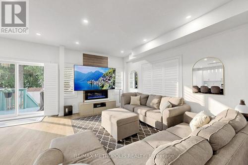 30A Cedar Drive, Toronto, ON - Indoor Photo Showing Living Room