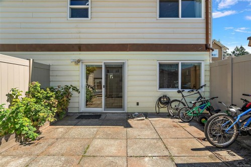 #7-10046 Fifth St, Sidney, BC 