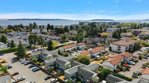 #7-10046 Fifth St, Sidney, BC 