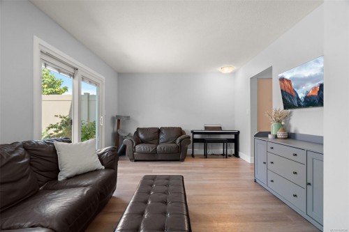 #7-10046 Fifth St, Sidney, BC 