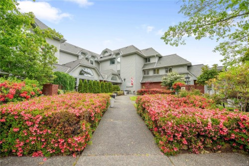 #101-10431 Resthaven Dr, Sidney, BC - Outdoor