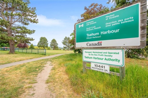 #101-10431 Resthaven Dr, Sidney, BC - Outdoor With View