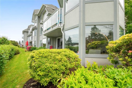 #101-10431 Resthaven Dr, Sidney, BC - Outdoor
