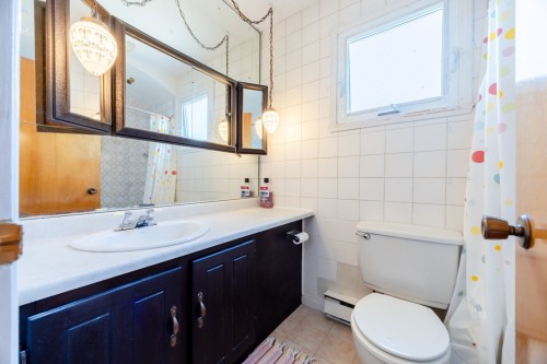 Bathroom - 7683 Place Trahan, Brossard, QC - Indoor Photo Showing Bathroom