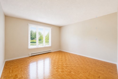 Living Room - 7683 Place Trahan, Brossard, QC - Indoor Photo Showing Other Room