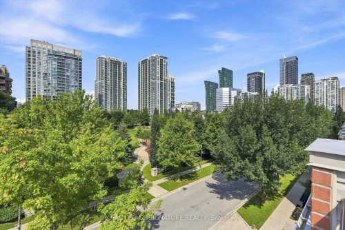 137-3 Everson Drive, Toronto, ON - Outdoor