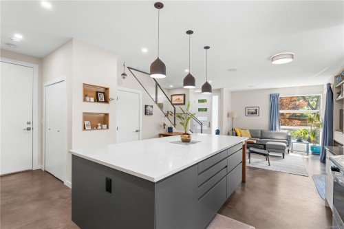 1704 Coronation Ave, Victoria, BC - Indoor Photo Showing Kitchen