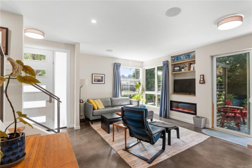 1704 Coronation Ave, Victoria, BC - Indoor Photo Showing Living Room With Fireplace