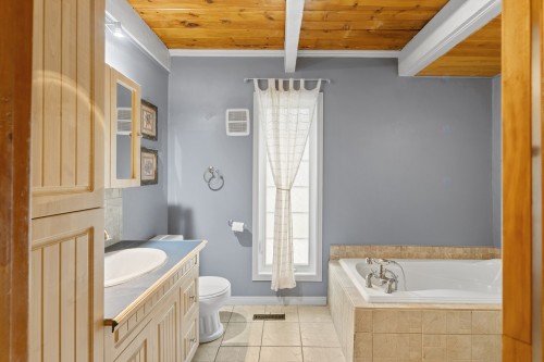 Salle de bains - 7 Rue St-Christophe, Saint-Jérôme, QC - Indoor Photo Showing Bathroom