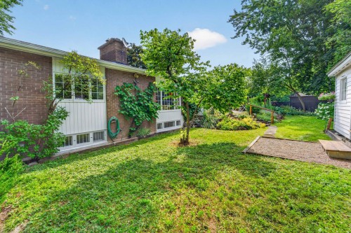 Cour - 45 Av. De Vittel, Lorraine, QC - Outdoor