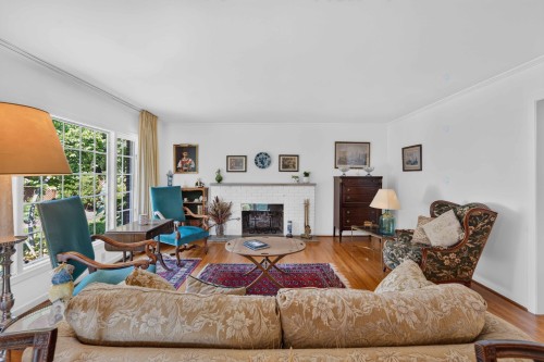 Salon - 45 Av. De Vittel, Lorraine, QC - Indoor Photo Showing Living Room With Fireplace