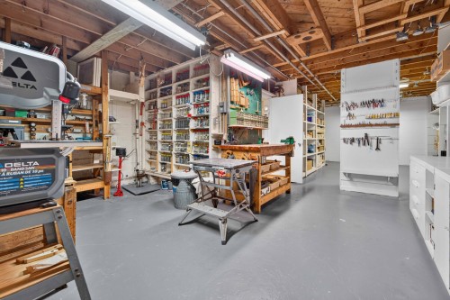 Atelier - 45 Av. De Vittel, Lorraine, QC - Indoor Photo Showing Basement