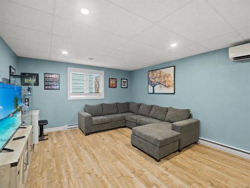 9 Capulet Street, St. John'S, NL - Indoor