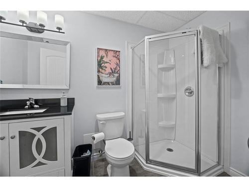 9 Capulet Street, St. John'S, NL - Indoor Photo Showing Bathroom