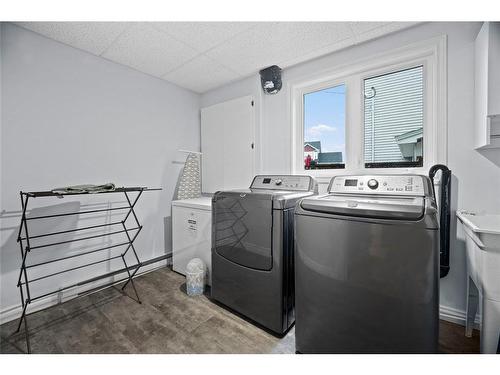 9 Capulet Street, St. John'S, NL - Indoor Photo Showing Laundry Room