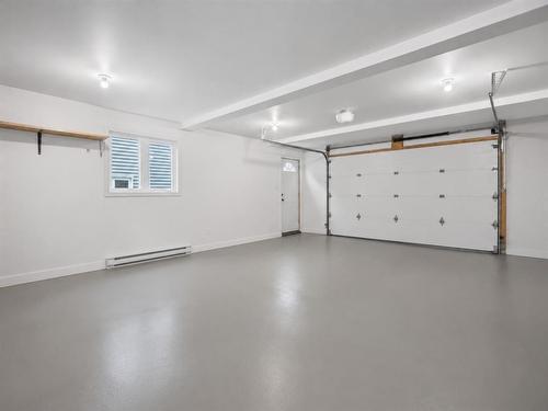 9 Capulet Street, St. John'S, NL - Indoor Photo Showing Garage