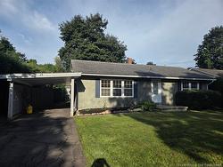15 Sherwood CRT  Fredericton, NB E3B 2P5