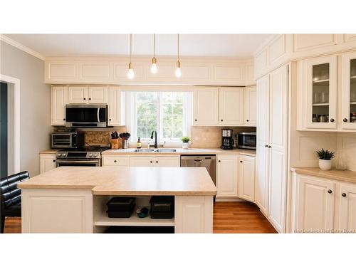 650 West Dr, Bathurst, NB 