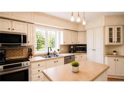 650 West Dr, Bathurst, NB 