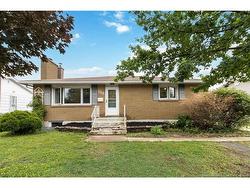 139 Ayer AVE Moncton, NB E1C 8H1