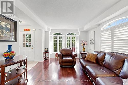 141 GATWICK DRIVE  Oakville, ON L6H 6T7