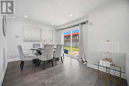 7493 Netherwood Road, Mississauga, ON - Indoor Photo Showing Dining Room