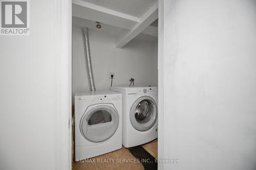 7493 Netherwood Road, Mississauga, ON - Indoor Photo Showing Laundry Room