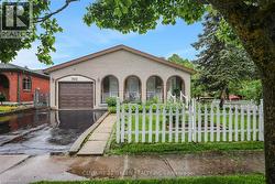 7812 BADGER Road  Niagara Falls, ON L2H 2J5