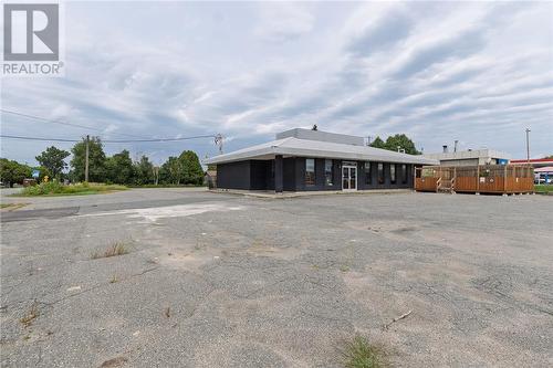 1642 Main, Val Caron, ON 