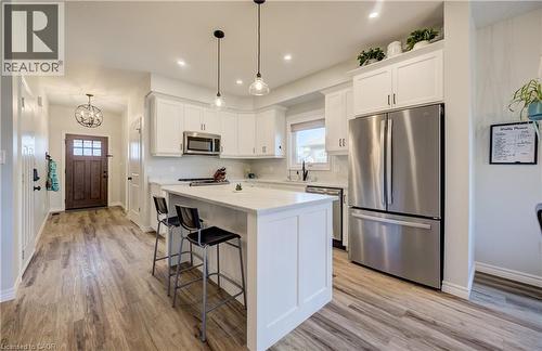 117 Sarah Road, Mount Forest, ON - Indoor Photo Showing Kitchen With Upgraded Kitchen