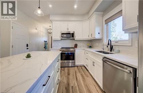 117 Sarah Road, Mount Forest, ON - Indoor Photo Showing Kitchen With Double Sink With Upgraded Kitchen