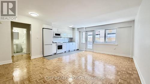 407 - 95 LAWTON BOULEVARD , Toronto, Ontario M4V 1Z8 2