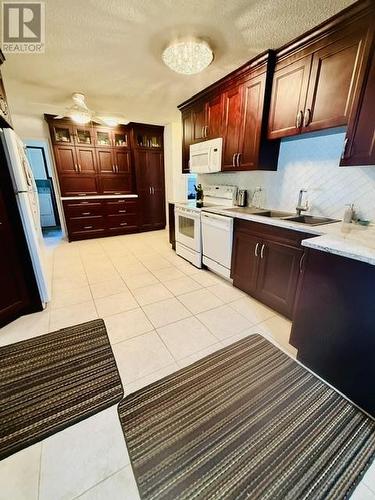 290 Second St N, Massey, ON - Indoor Photo Showing Kitchen
