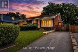 1151 VALLEY COURT Oshawa (Lakeview), ON L1J 3M4