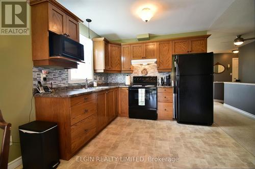 5 Havenridge Court, St. Thomas, ON - Indoor Photo Showing Kitchen With Double Sink
