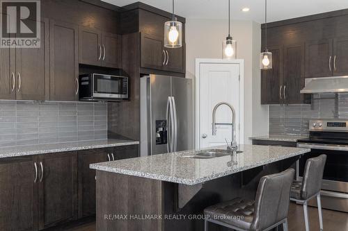 305 Oxer Place, Ottawa, ON - Indoor Photo Showing Kitchen With Stainless Steel Kitchen With Upgraded Kitchen