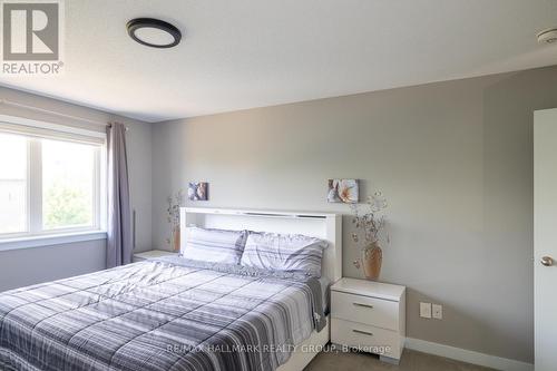 305 Oxer Place, Ottawa, ON - Indoor Photo Showing Bedroom