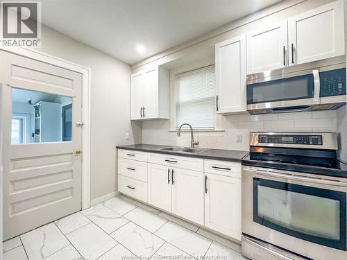 1111 Elsmere, Windsor, ON - Indoor Photo Showing Kitchen With Double Sink
