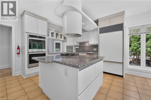 4 Forsyth Avenue N, Hamilton, ON - Indoor Photo Showing Kitchen With Upgraded Kitchen