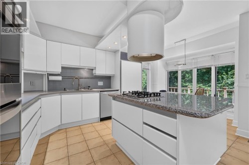 4 Forsyth Avenue N, Hamilton, ON - Indoor Photo Showing Kitchen With Upgraded Kitchen