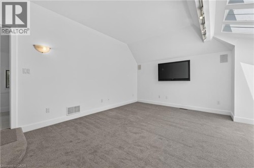 4 Forsyth Avenue N, Hamilton, ON - Indoor Photo Showing Other Room