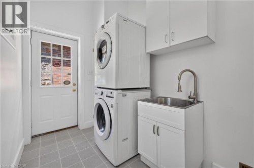 4 Forsyth Avenue N, Hamilton, ON - Indoor Photo Showing Laundry Room