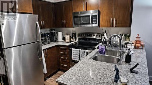 3210 - 2191 Yonge Street, Toronto, ON - Indoor Photo Showing Kitchen With Double Sink With Upgraded Kitchen