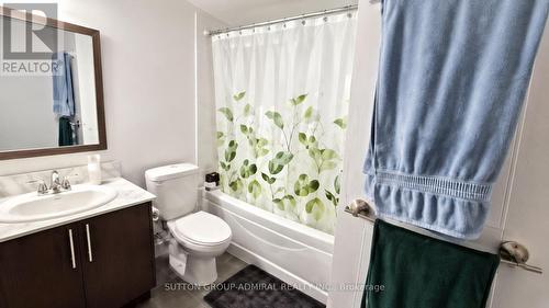 3210 - 2191 Yonge Street, Toronto, ON - Indoor Photo Showing Bathroom