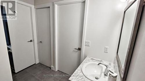 3210 - 2191 Yonge Street, Toronto, ON - Indoor Photo Showing Bathroom