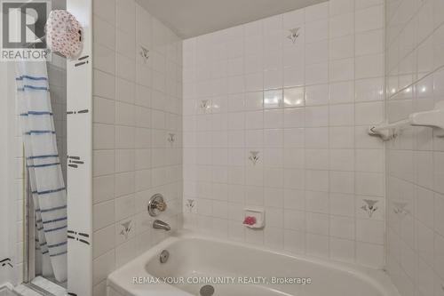 103 - 410 Mclevin Avenue, Toronto, ON - Indoor Photo Showing Bathroom