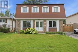 17 ROSEGROVE PLACE Toronto, ON M1S 1W5