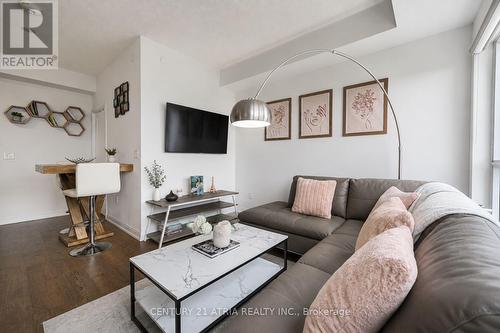 2919 - 275 Village Green Square, Toronto, ON - Indoor Photo Showing Living Room