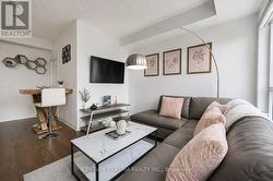 2919 - 275 VILLAGE GREEN SQUARE Toronto, ON M1S 0L8